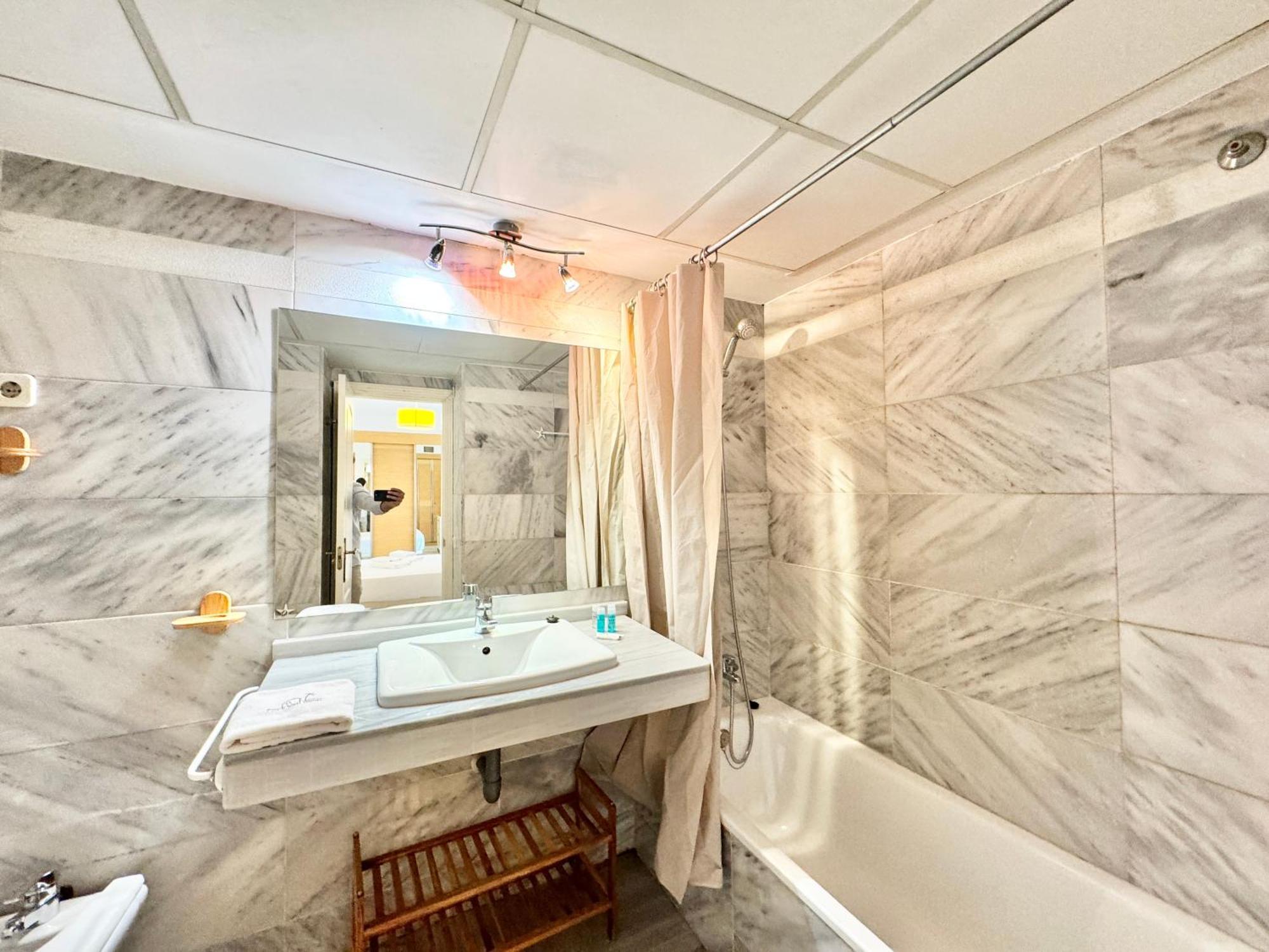 Rs 16 Ii Center Of By Eaw Homes * Marbella